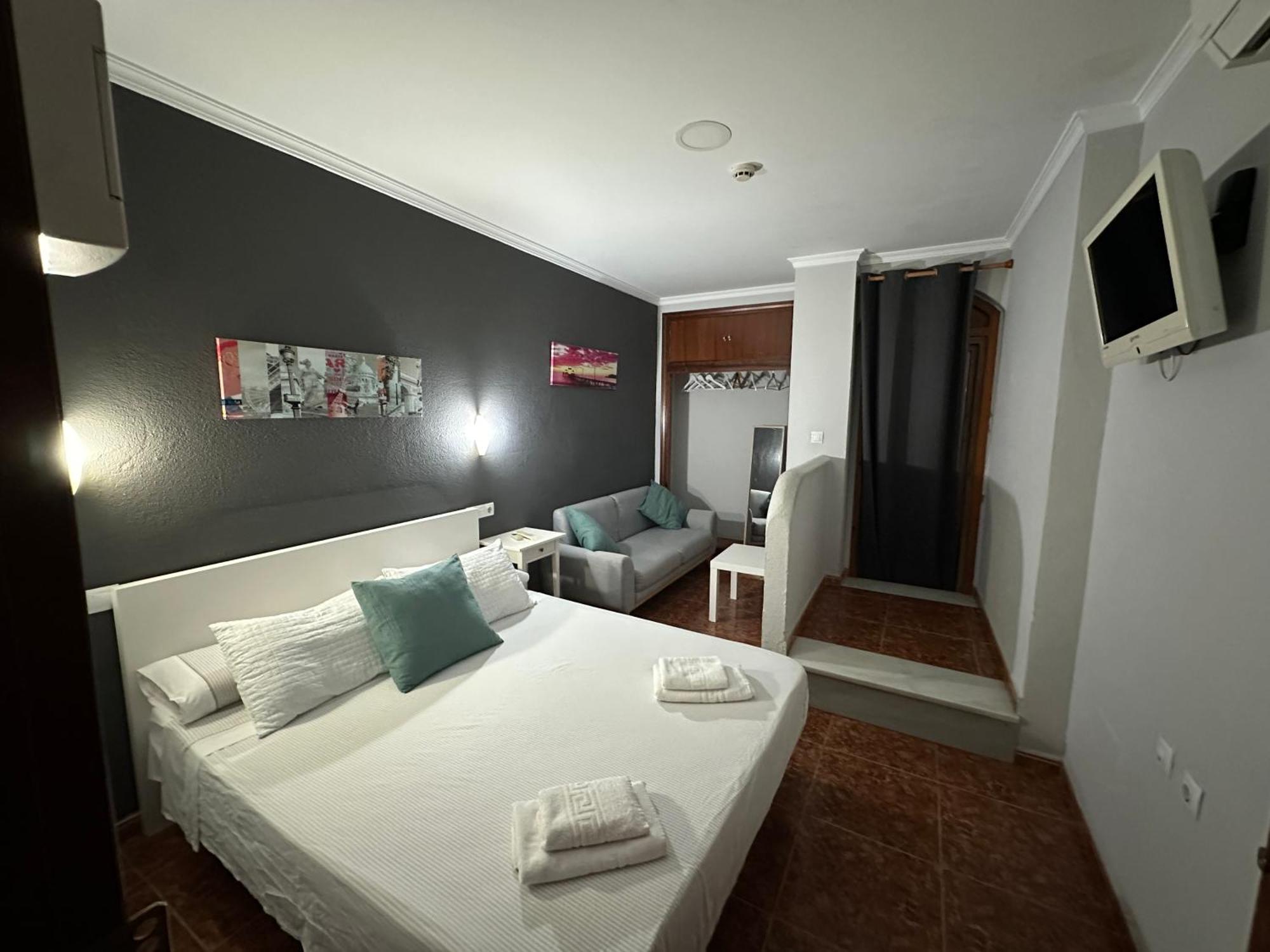 Gasthuis Hostal Tarik 2*